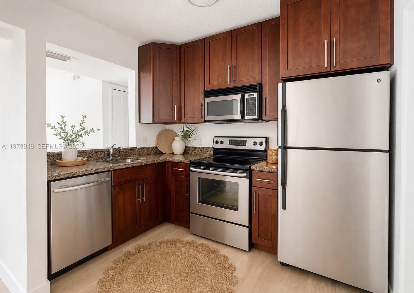 A11978948 — Miami Beach — 7