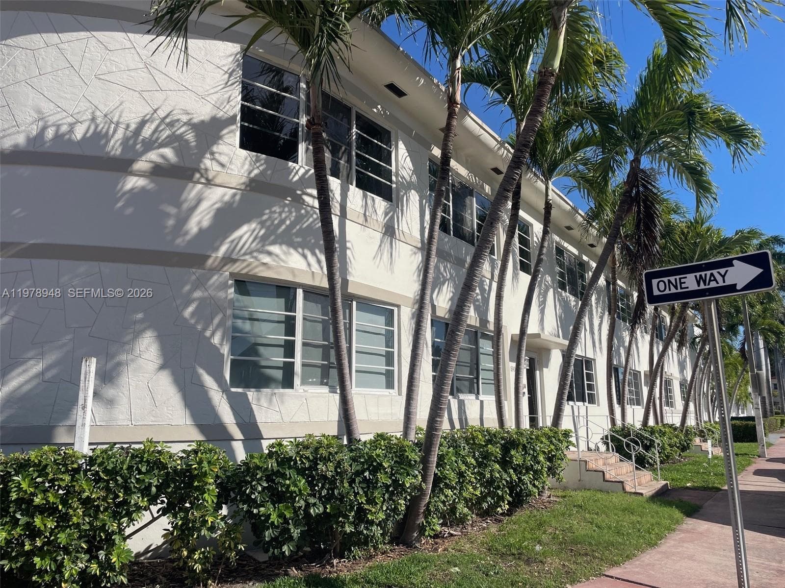 A11978948 — Miami Beach — 3