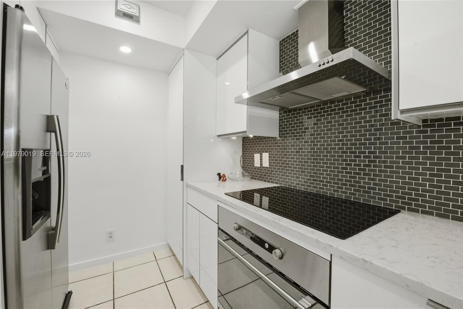 A11979019 — Miami Beach — 4