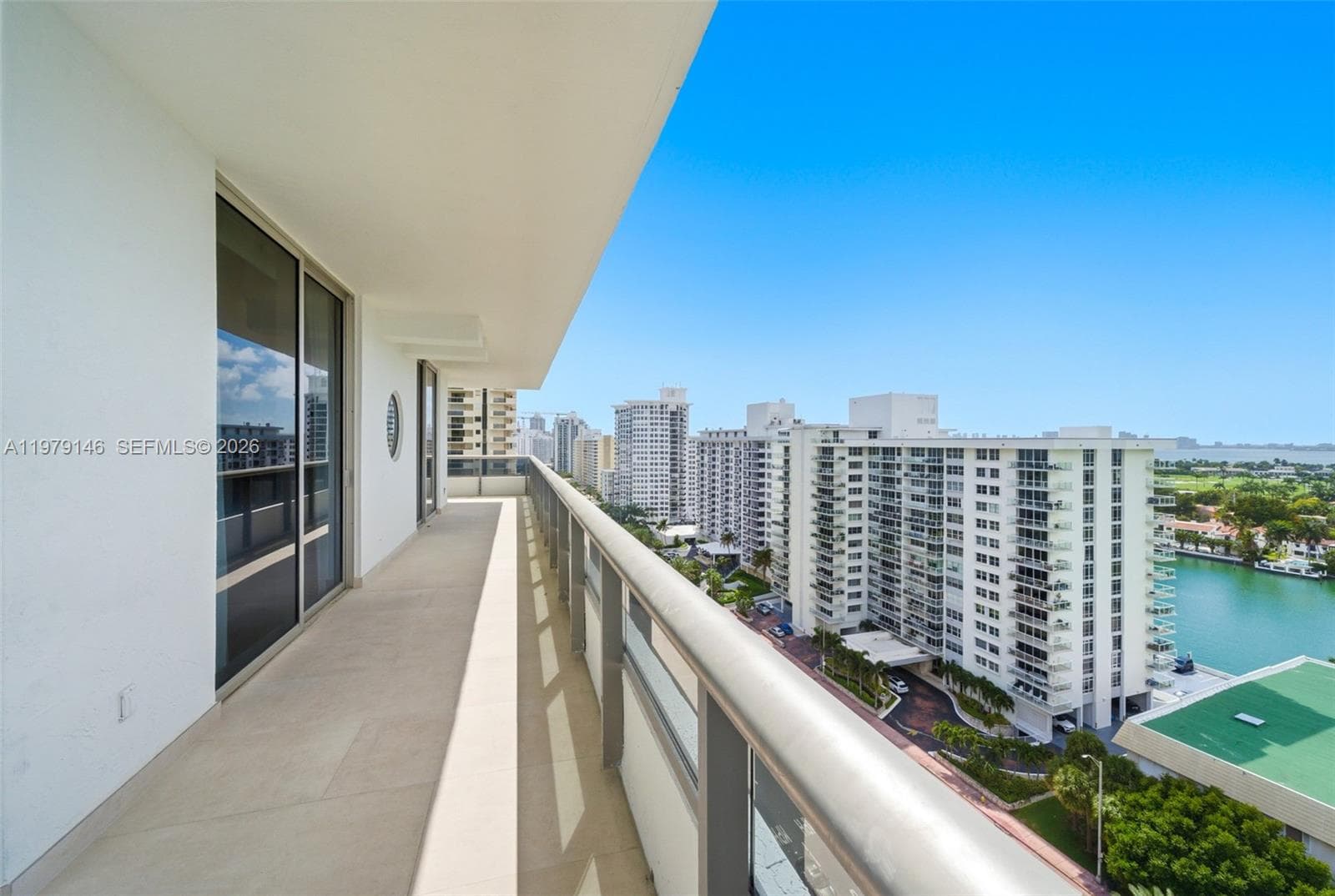 A11979146 — Miami Beach — 47
