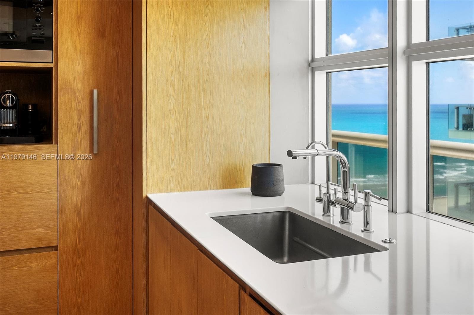 A11979146 — Miami Beach — 30