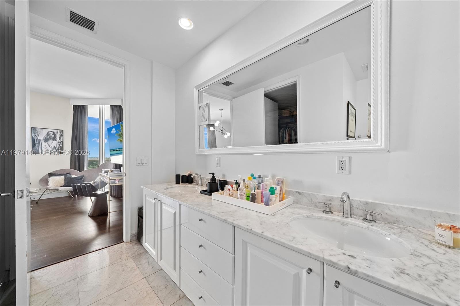 A11979146 — Miami Beach — 49