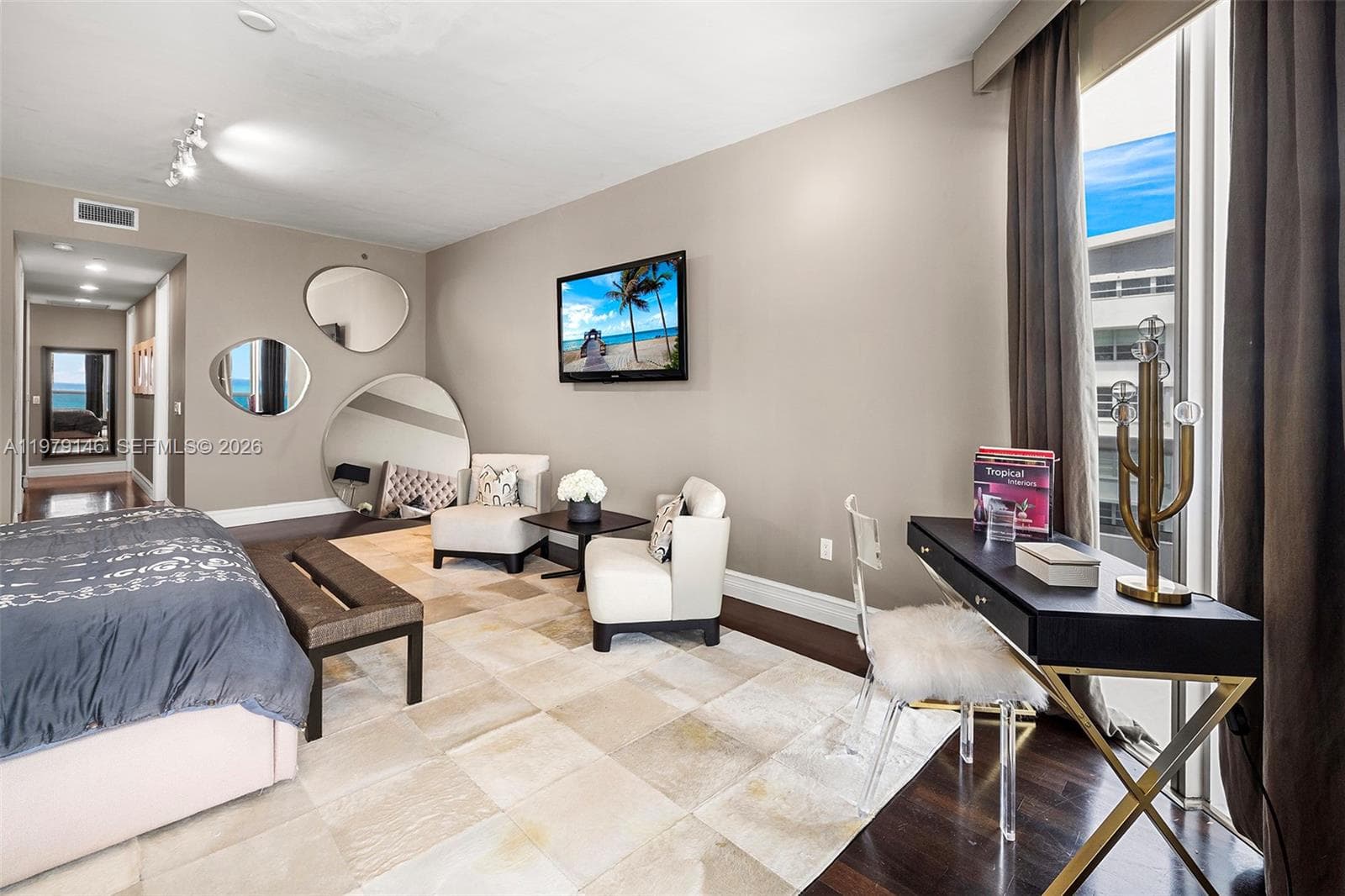 A11979146 — Miami Beach — 39