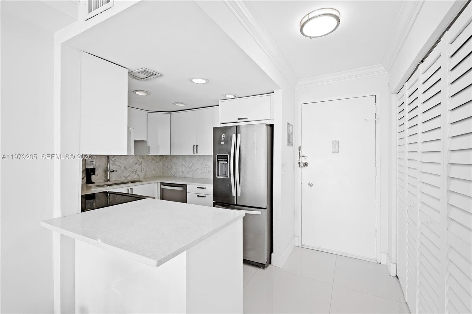 A11979205 — Miami Beach — 6