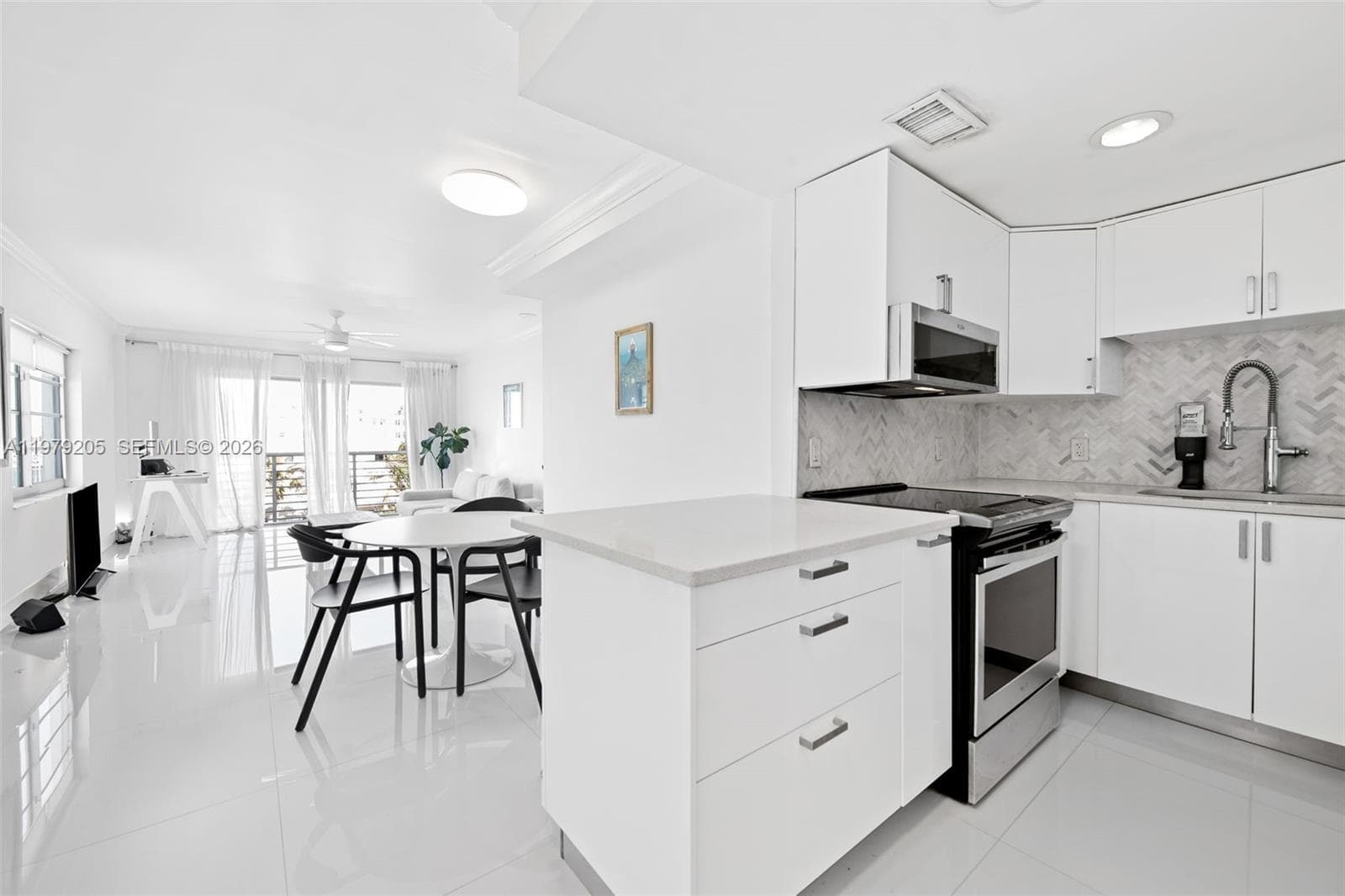 A11979205 — Miami Beach — 5