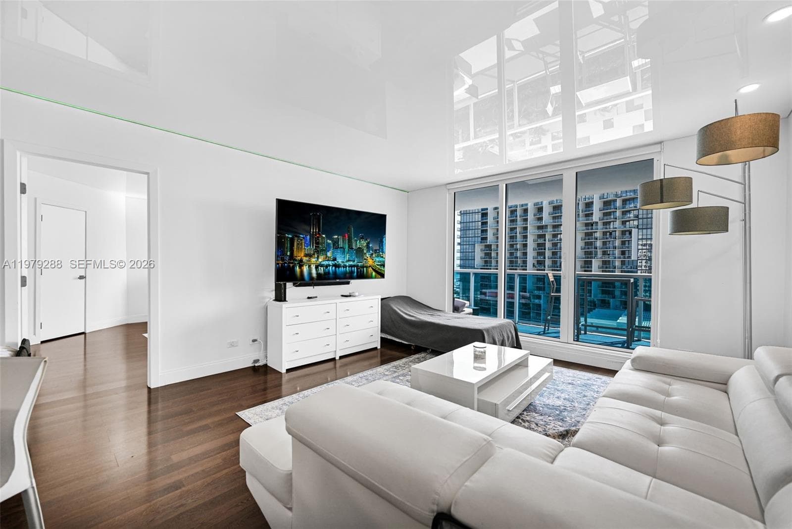 A11979288 — Miami Beach — 7