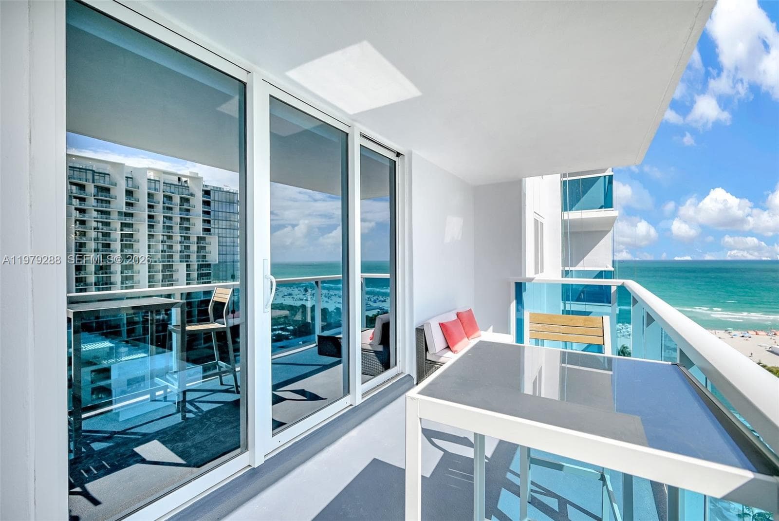 A11979288 — Miami Beach — 18