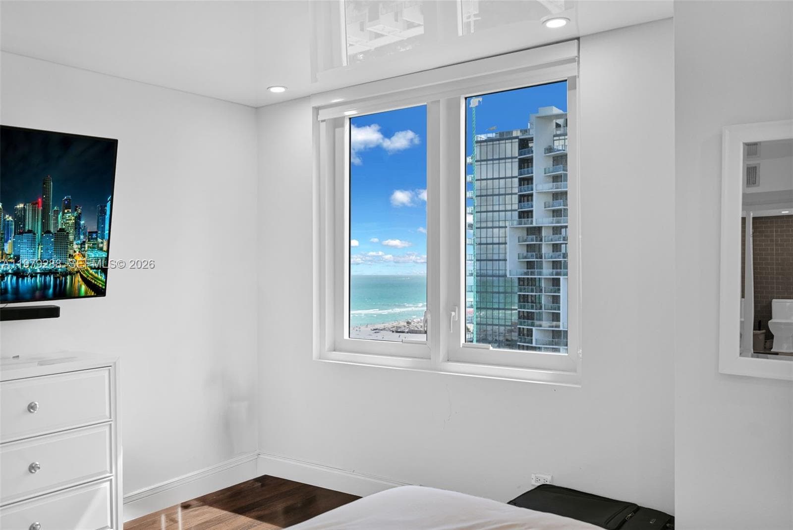 A11979288 — Miami Beach — 19