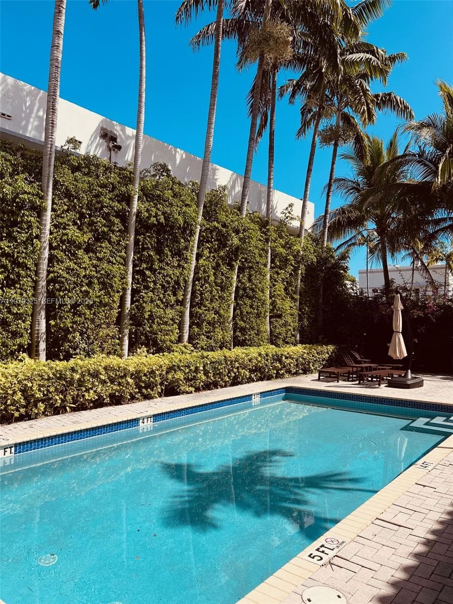 A11979325 — Miami Beach — 20