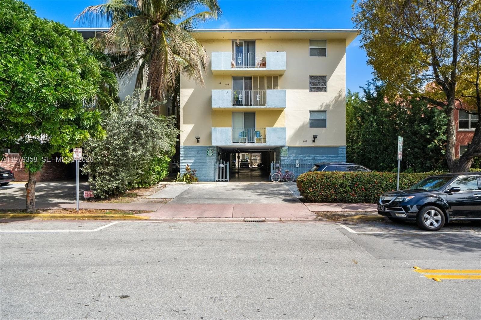 A11979358 — Miami Beach