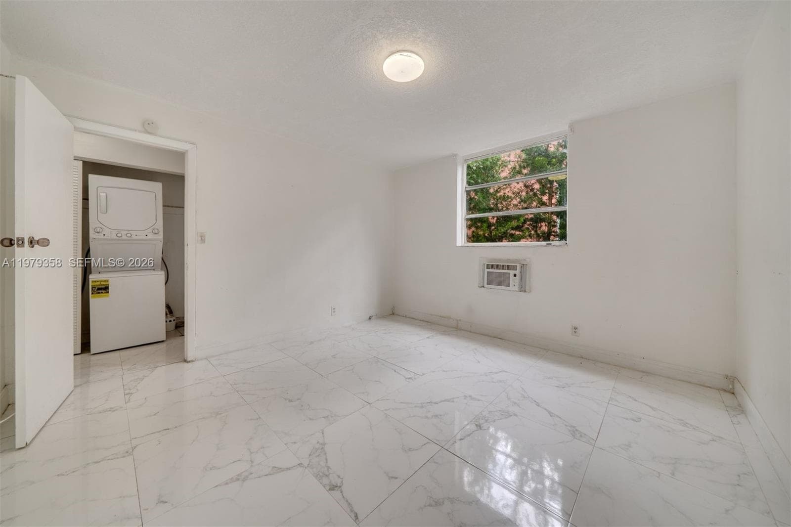A11979358 — Miami Beach — 9
