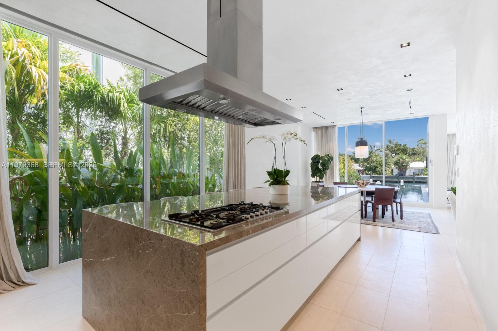 A11979368 — Miami Beach — 23