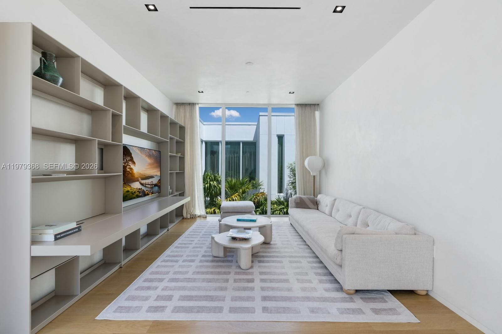 A11979368 — Miami Beach — 46