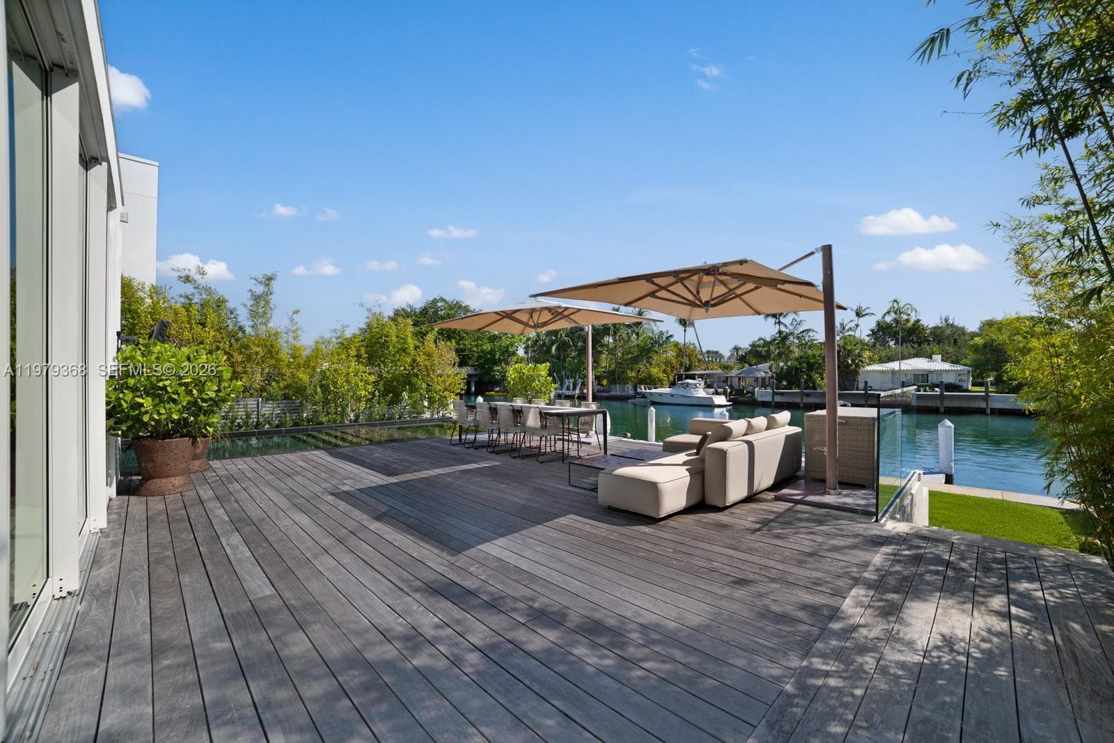 A11979368 — Miami Beach — 17