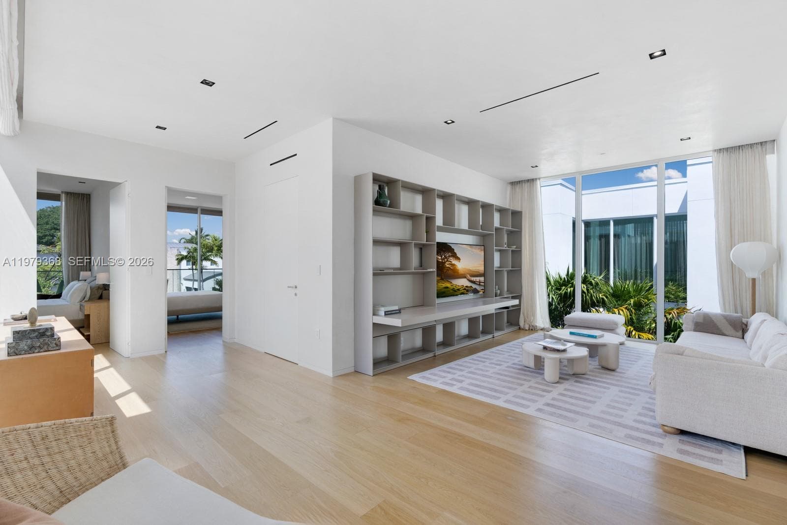 A11979368 — Miami Beach — 47