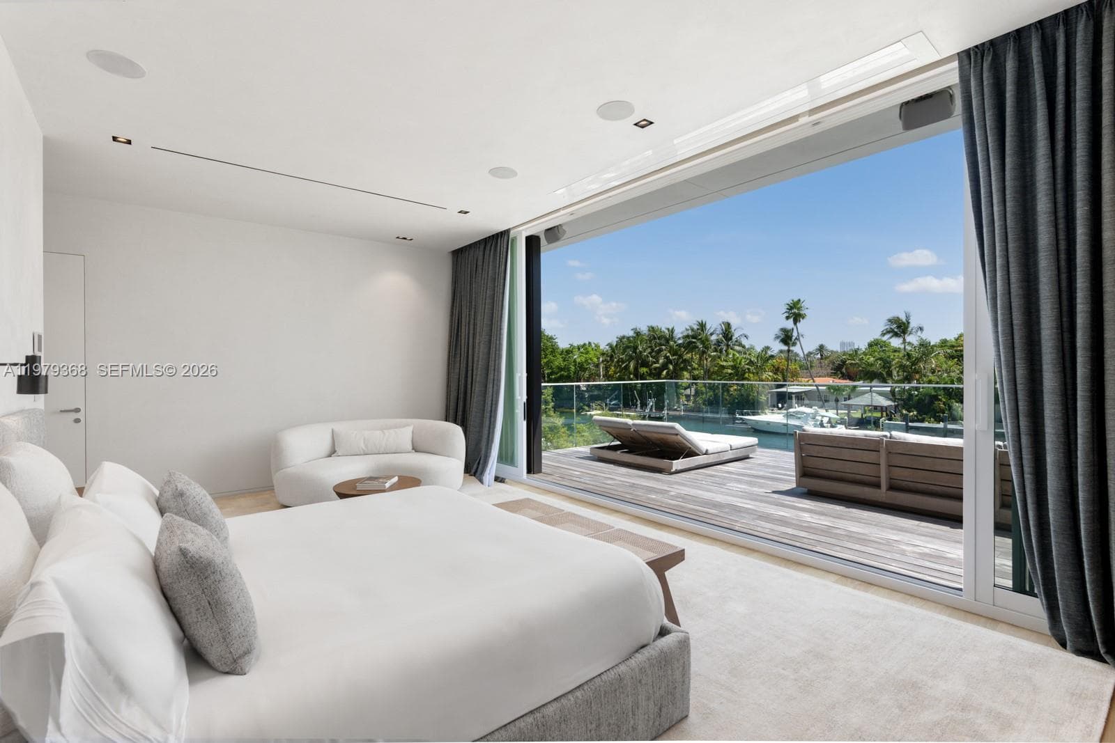 A11979368 — Miami Beach — 36