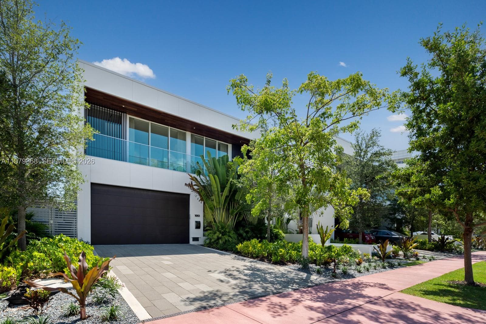 A11979368 — Miami Beach — 4
