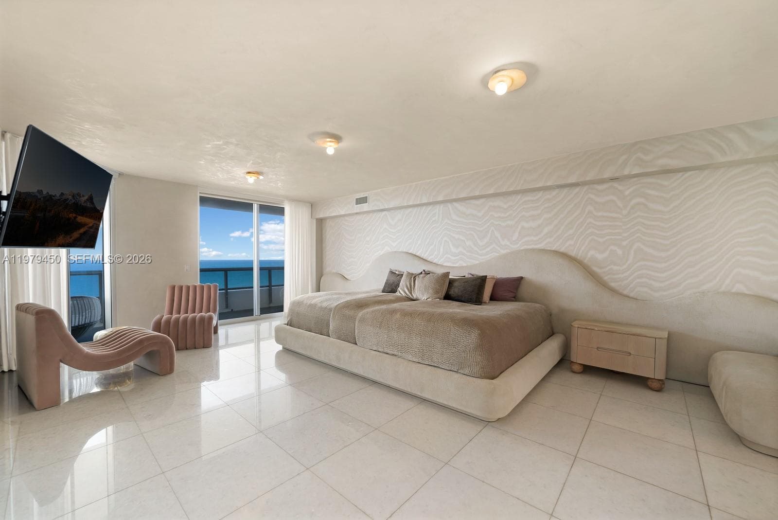 A11979450 — Miami Beach — 24