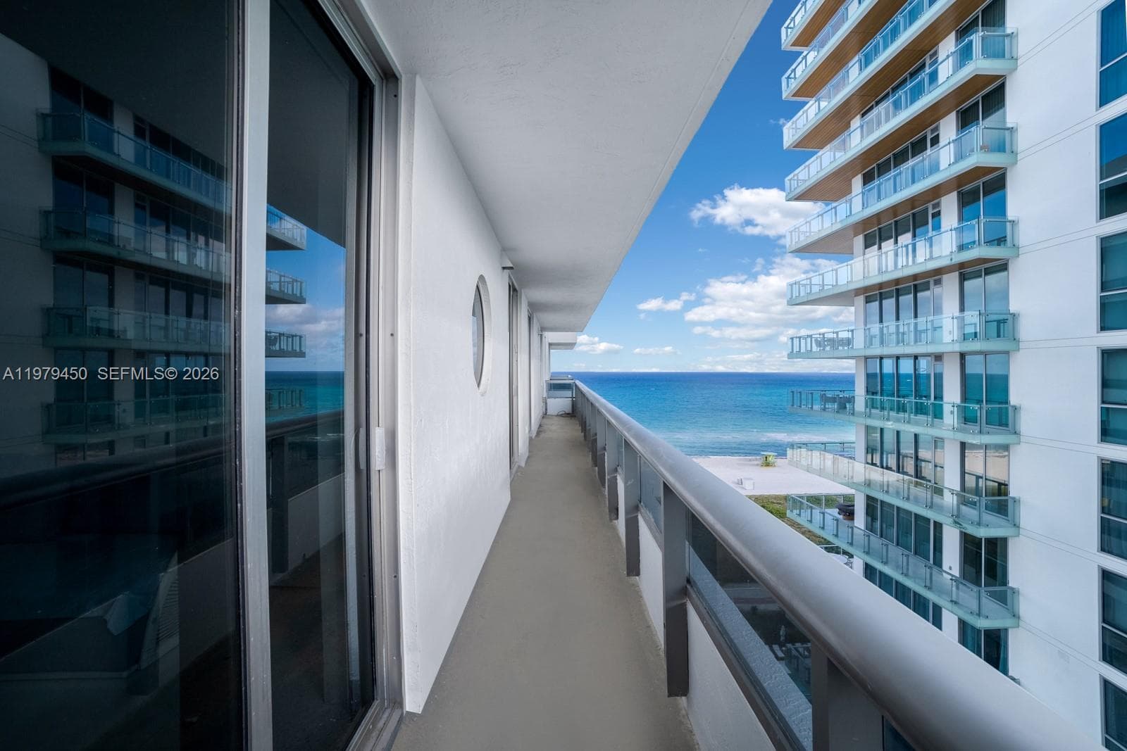 A11979450 — Miami Beach — 60