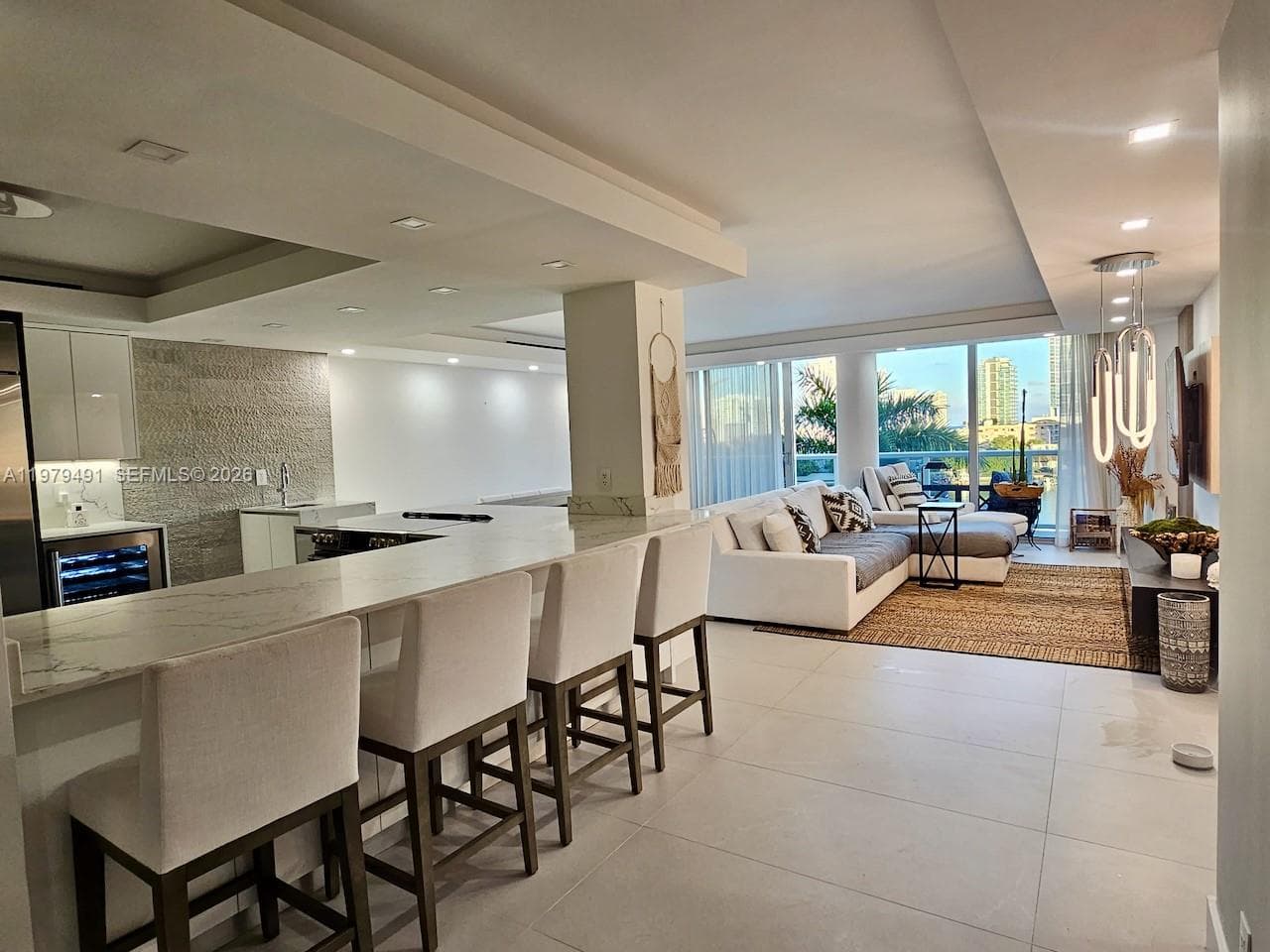 A11979491 — Miami Beach — 11