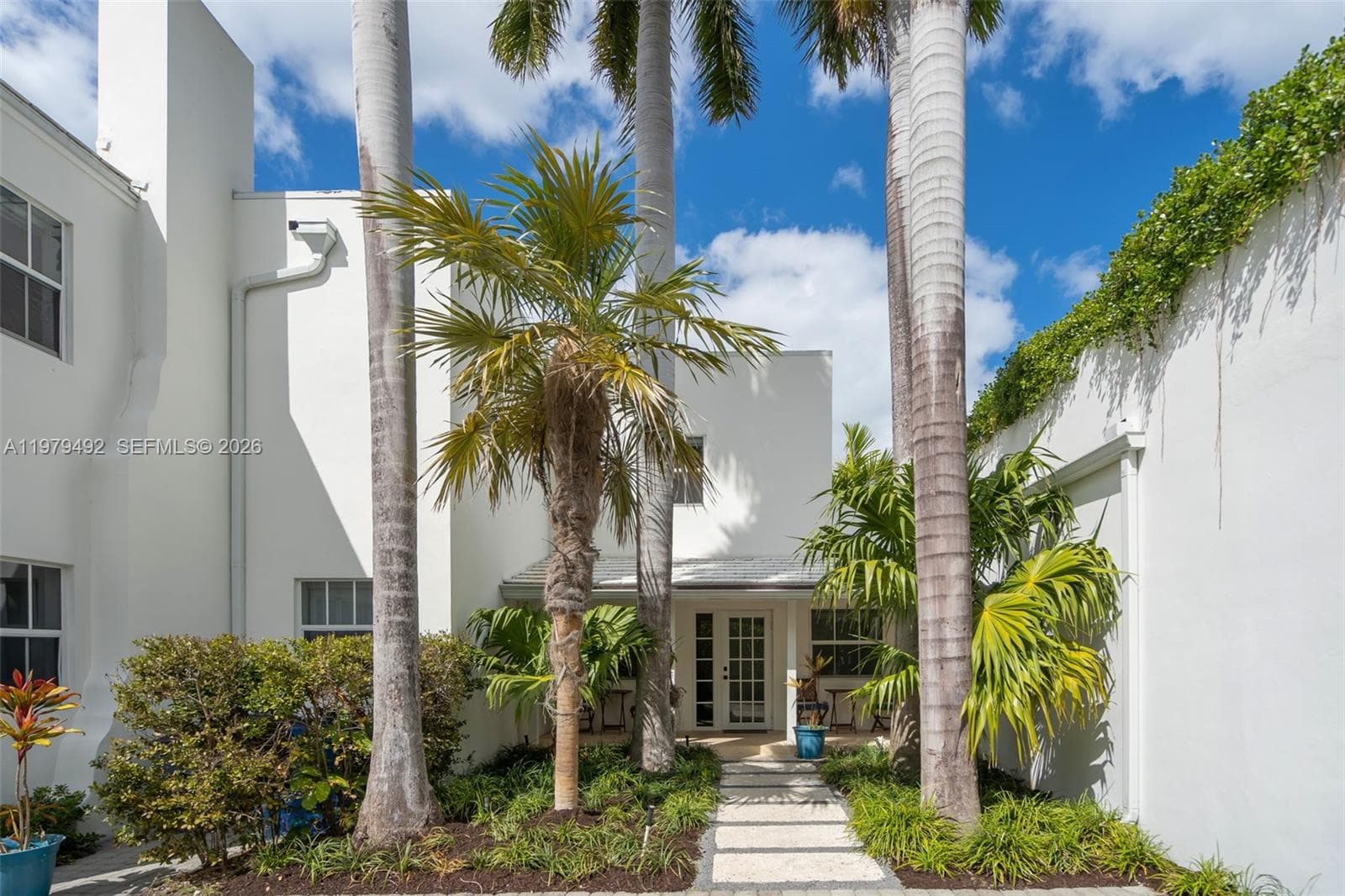 A11979492 — Miami Beach — 2