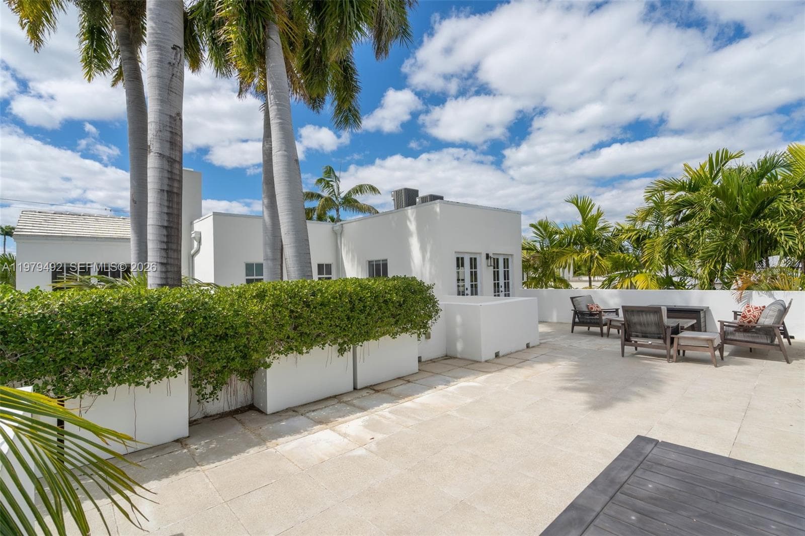 A11979492 — Miami Beach — 38