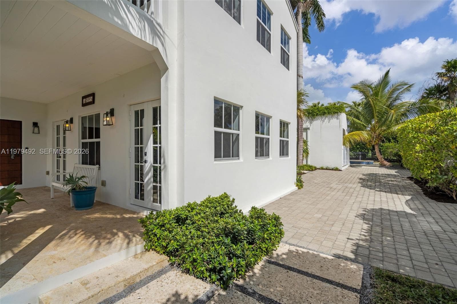 A11979492 — Miami Beach — 4