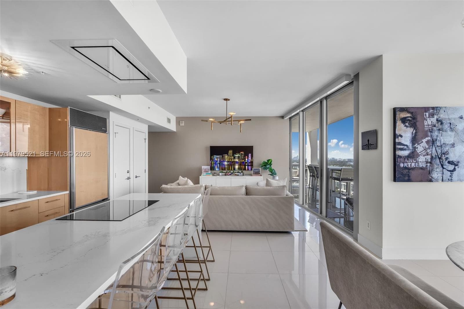 A11979521 — Miami Beach — 7