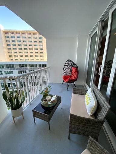 A11979541 — Miami Beach — 19
