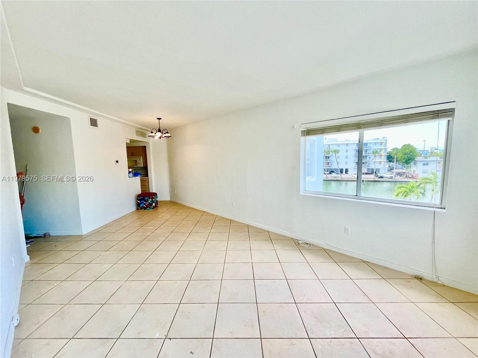 A11979575 — Miami Beach — 2