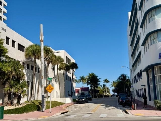 A11979638 — Miami Beach — 8