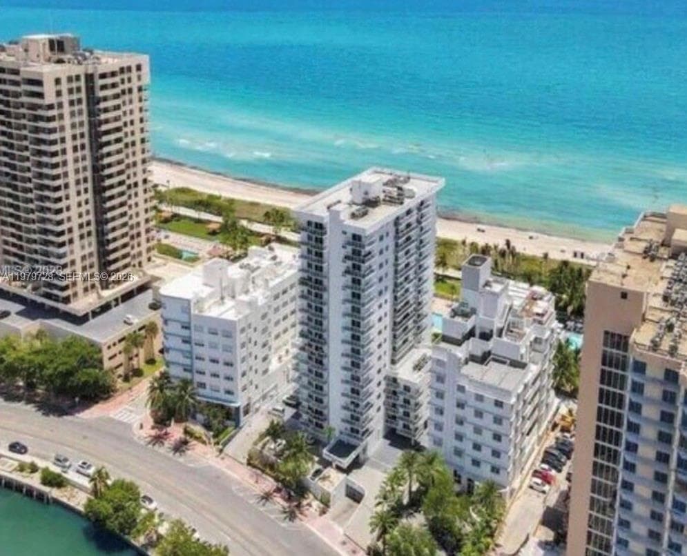 A11979728 — Miami Beach — 15