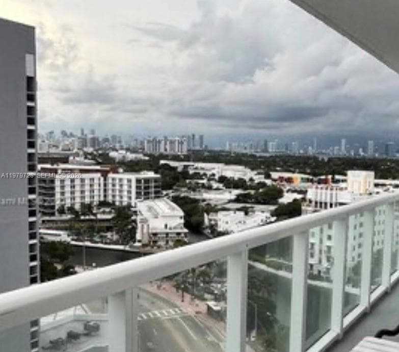 A11979728 — Miami Beach — 11