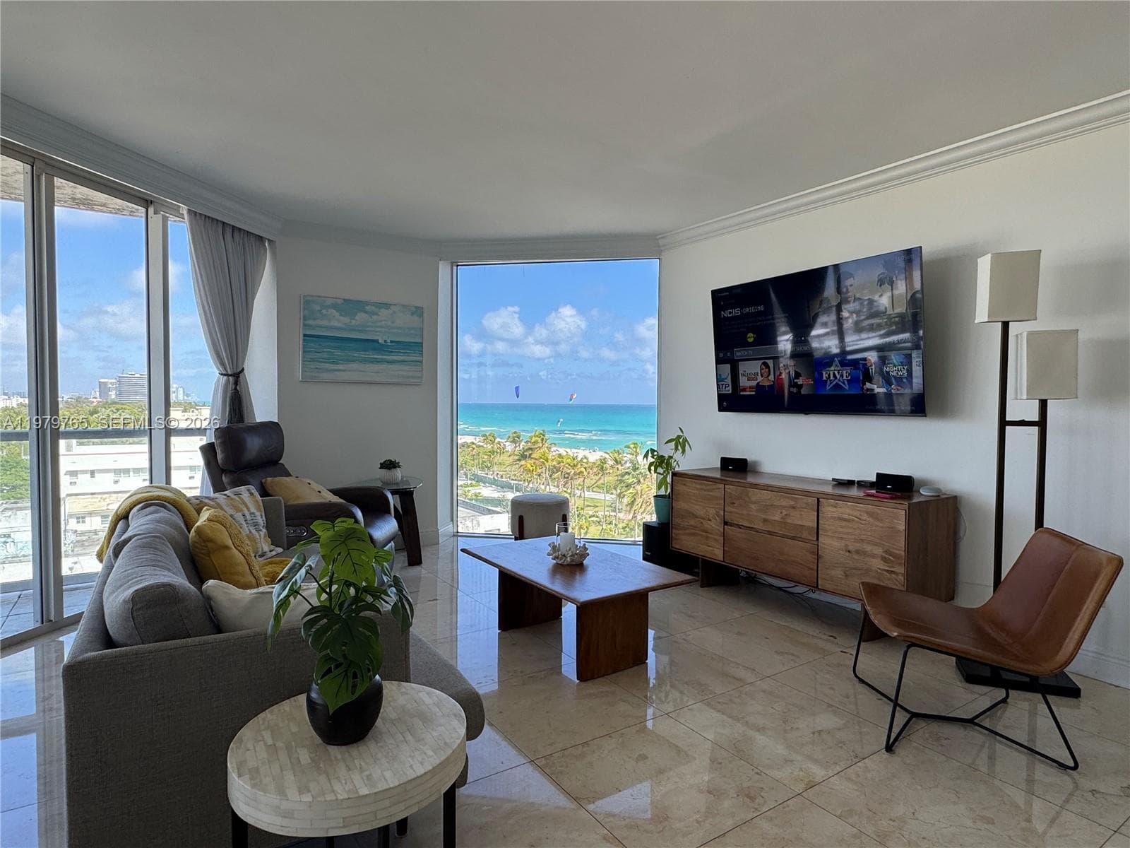 A11979765 — Miami Beach