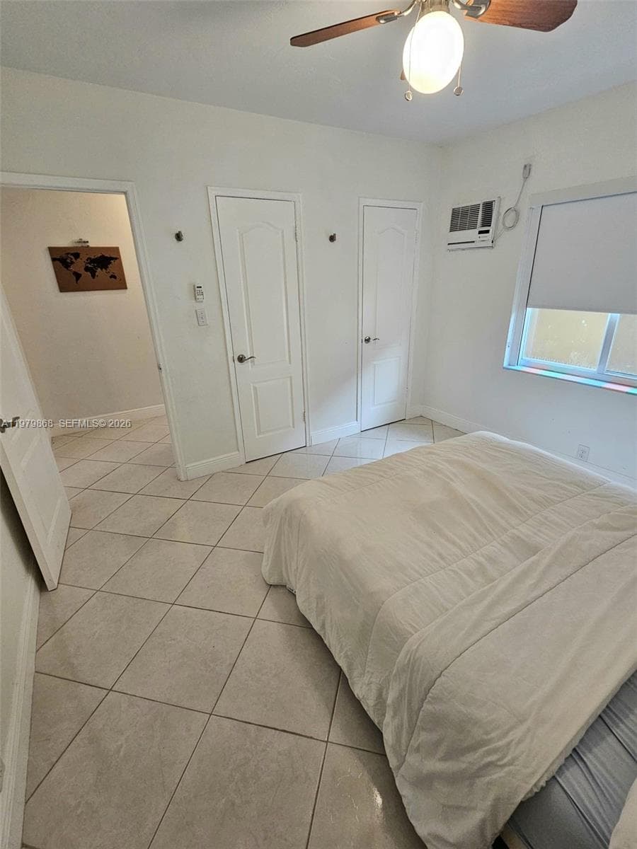 A11979868 — Miami Beach — 13