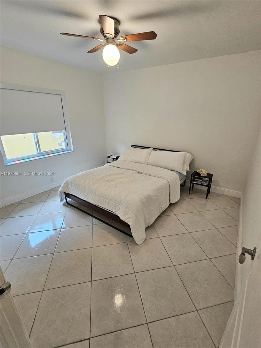A11979868 — Miami Beach — 14