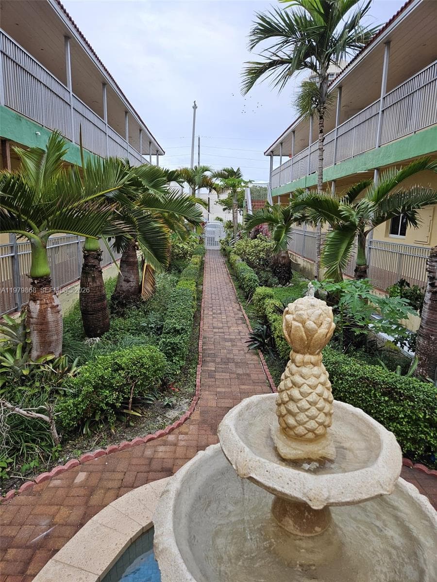 A11979868 — Miami Beach — 25