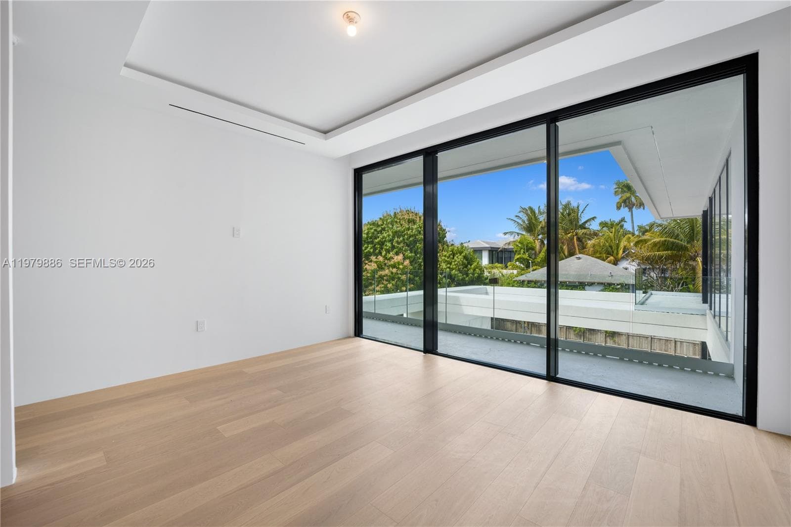 A11979886 — Miami Beach — 41