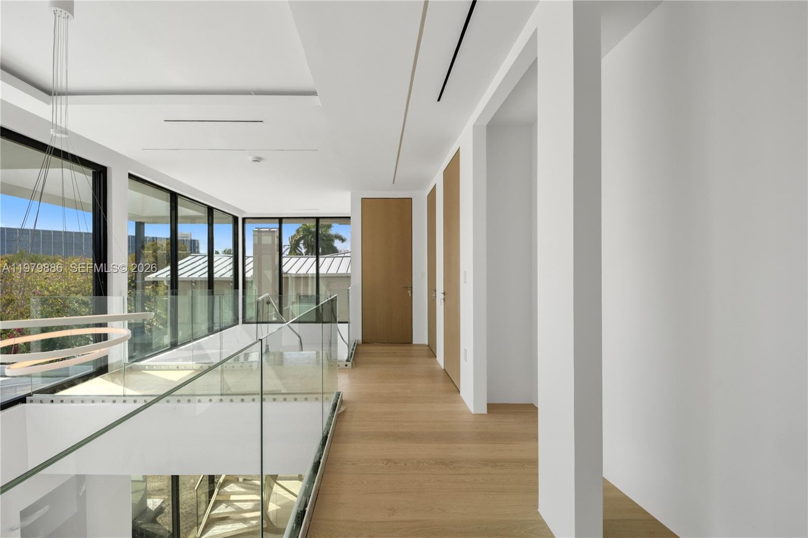 A11979886 — Miami Beach — 8