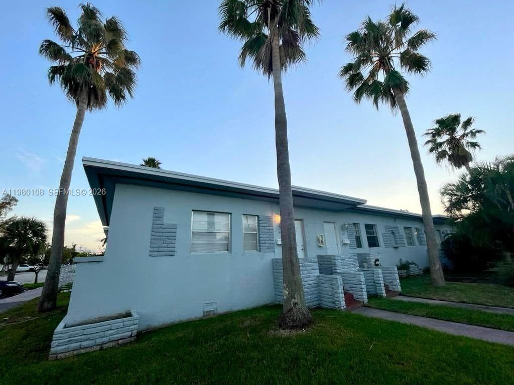 A11980108 — Miami Beach