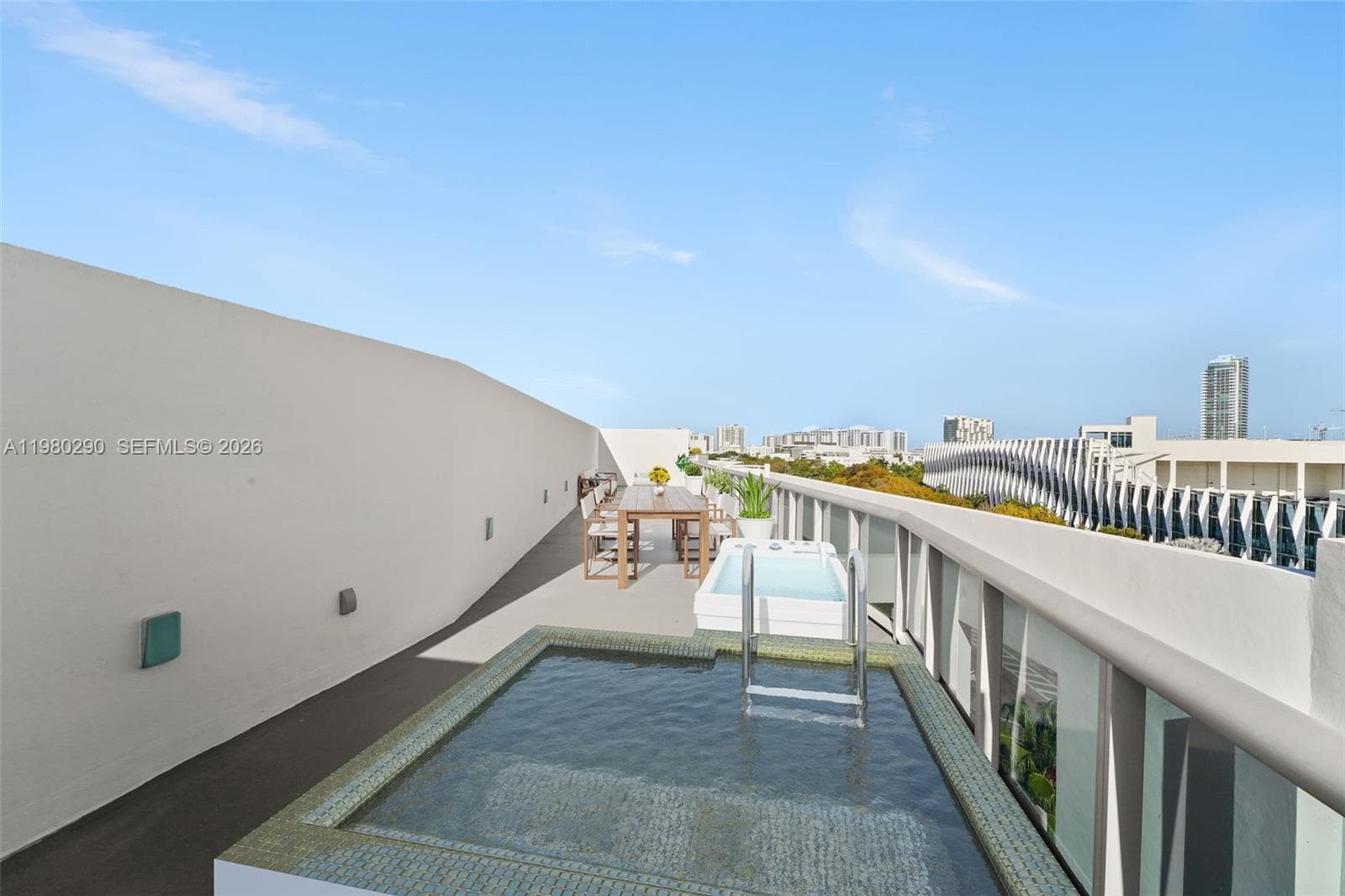 A11980290 — Miami Beach — 10