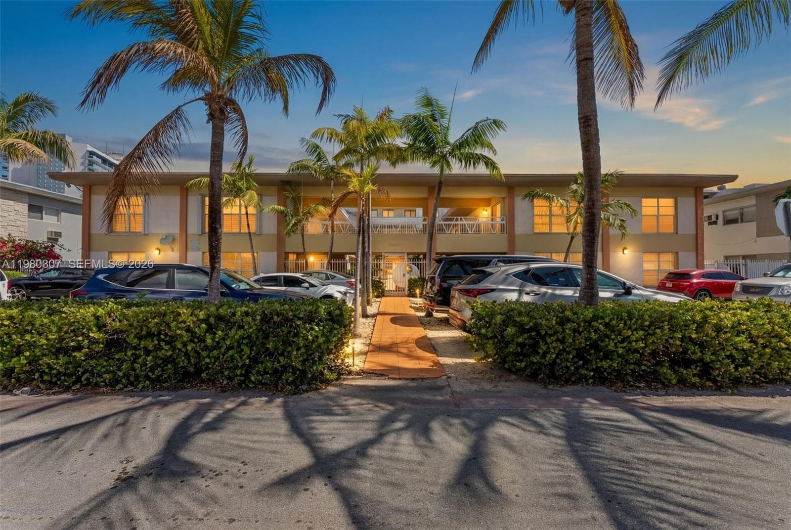 A11980307 — Miami Beach