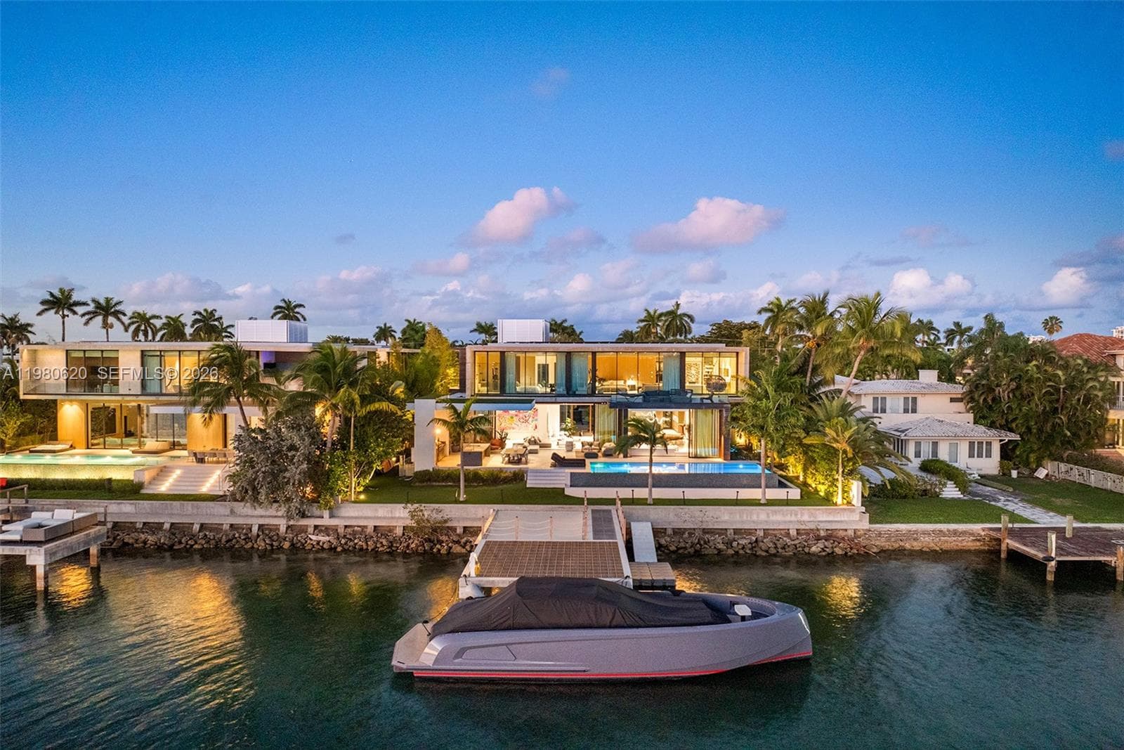 A11980620 — Miami Beach