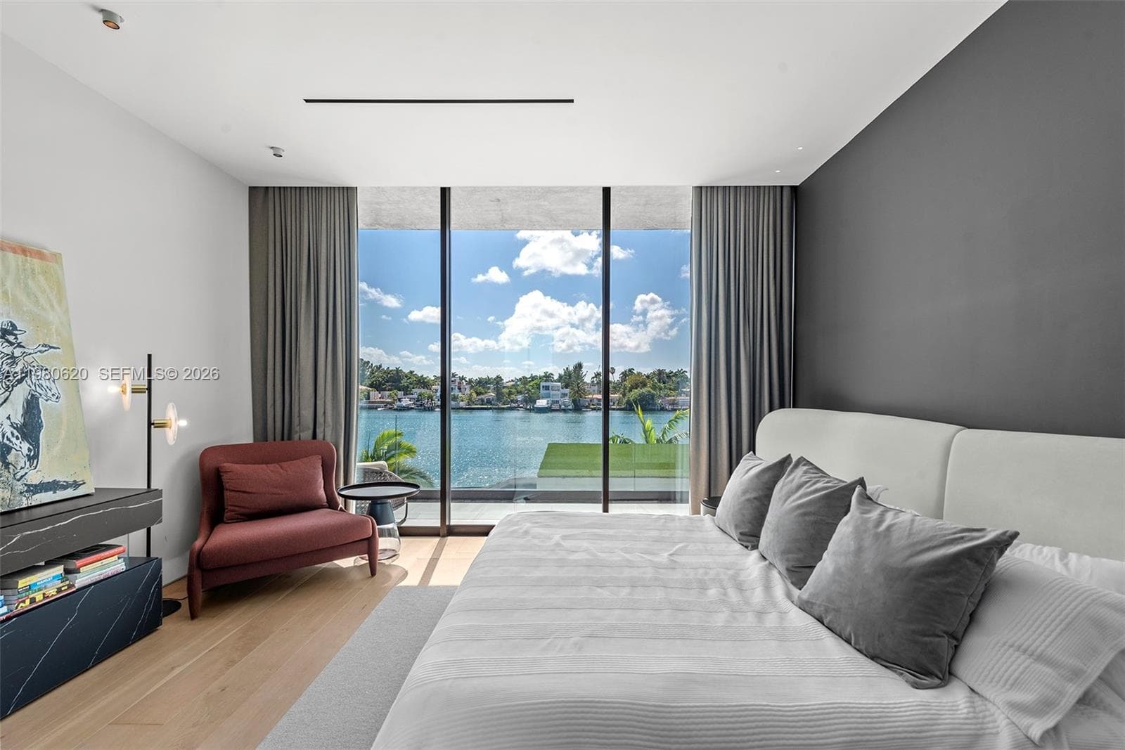 A11980620 — Miami Beach — 41