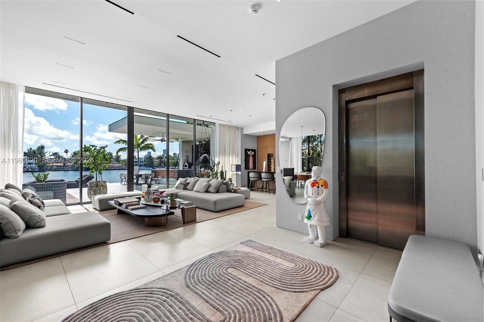 A11980620 — Miami Beach — 45