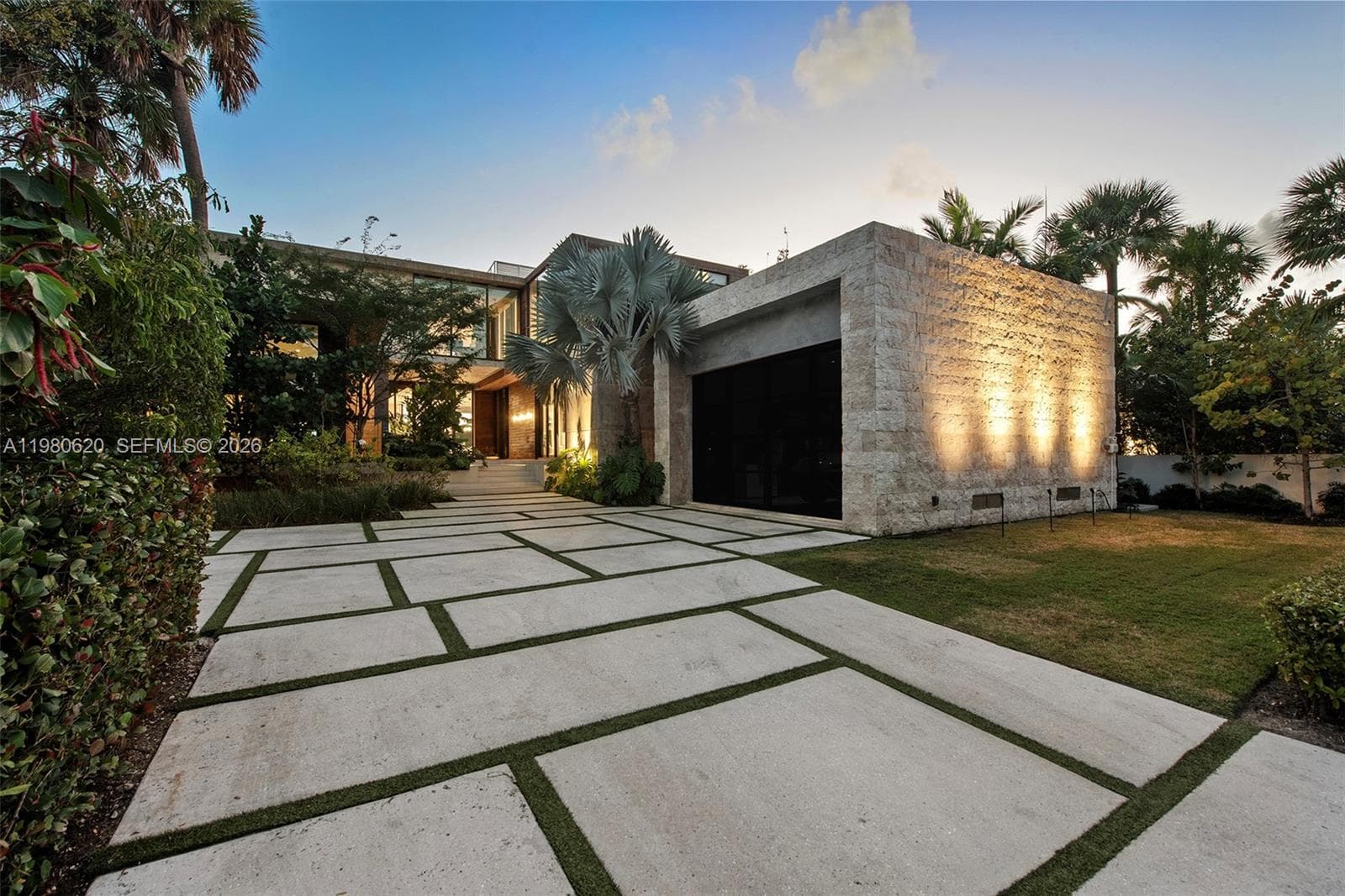 A11980620 — Miami Beach — 48