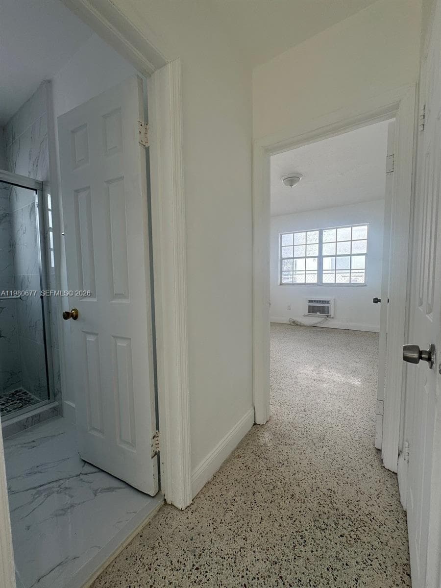 A11980677 — Miami Beach — 6