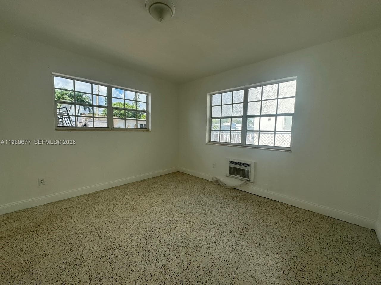 A11980677 — Miami Beach — 7