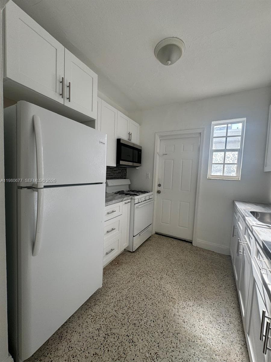 A11980677 — Miami Beach — 5