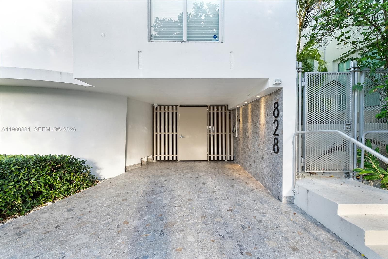 A11980881 — Miami Beach — 28